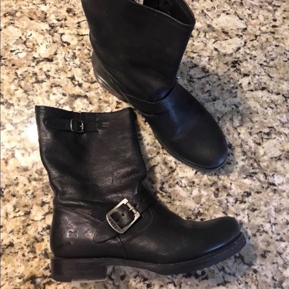 Frye Veronica short boot